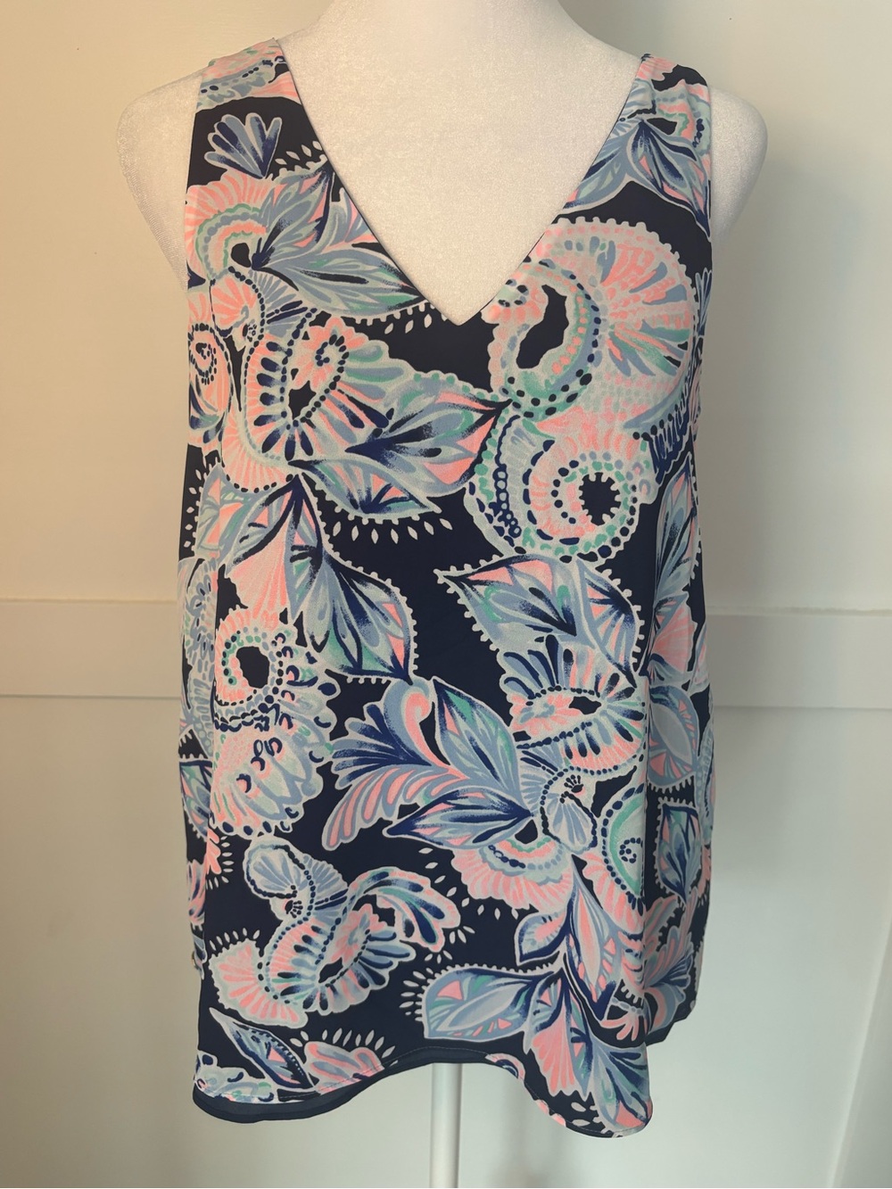 Lilly Pulitzer Navy Florin Floral Reversible Tank in High Tide Navy size XS NEW